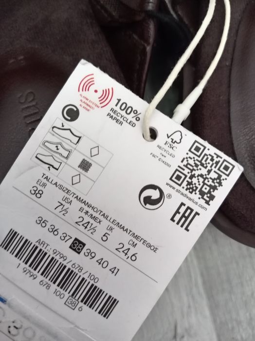 Papuci Stradivarius, mărime 36 și 38. Preț  70 buc