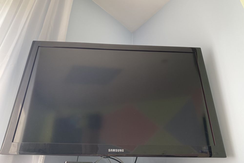 Телевизор Samsung 40"