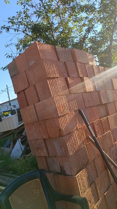 Vând cărămidă și plasa de Buzău