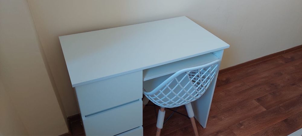 Стол и стулья для учебы