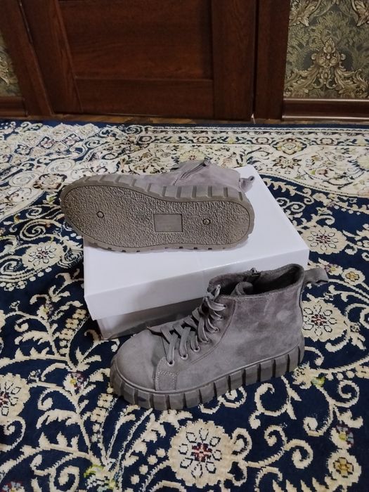 Замшевые ботинки размер 37