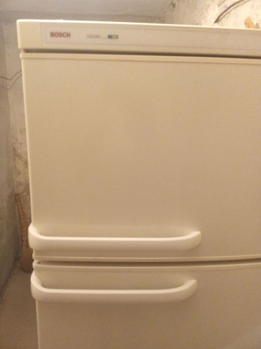 Продается холодильник рабочем состоянии все комплекте йест