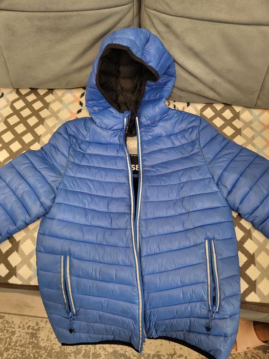 Продам детскую куртку