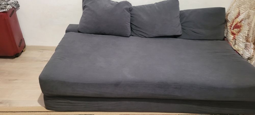 Срочно продам диван