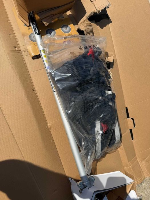 Motocoasă pe Benzină Mountfield MB 35 D, 1.4 CP, Motor în 2 Timpi, 32.6 cmc Ghidon Dublu
