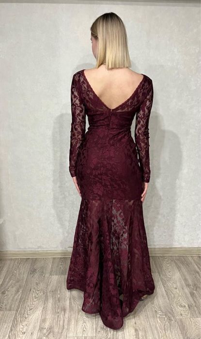 Вечернее платье в цвете Марсала