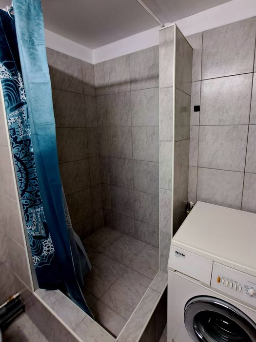 Închiriez apartament