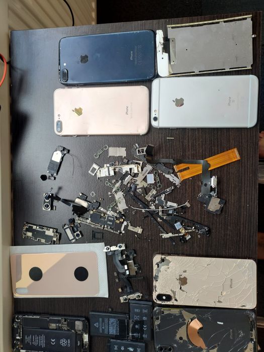Iphone pentru piese