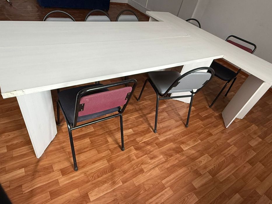 Суреттегі барлық заттар сатылады