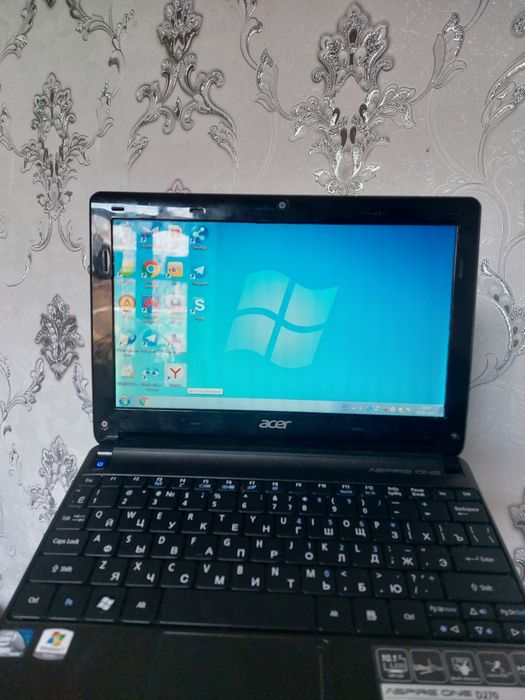 Нетбук   Acer aspire one