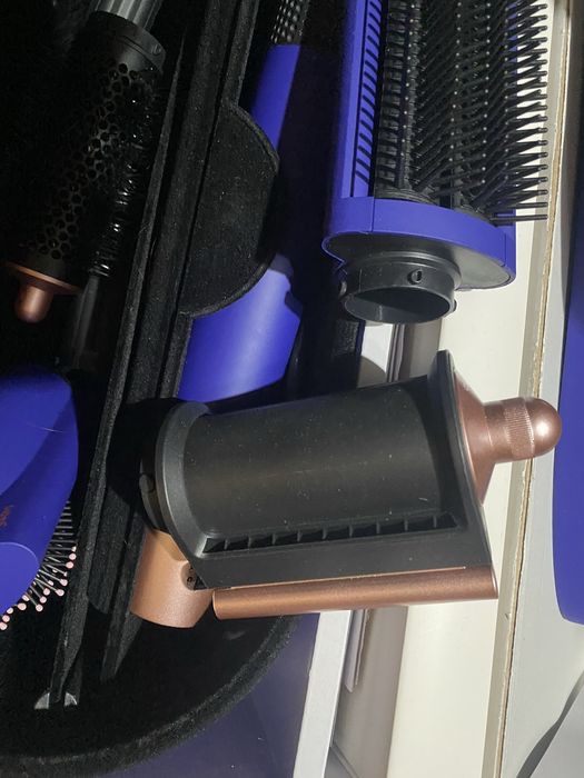 Продам Dyson пользовались 3 месяца
