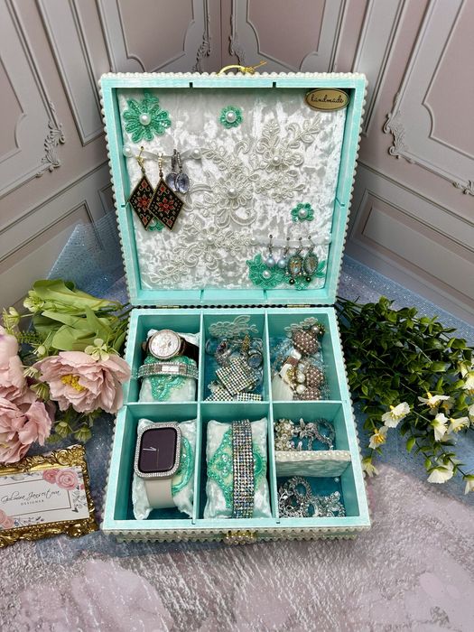 Шкатулка для украшений