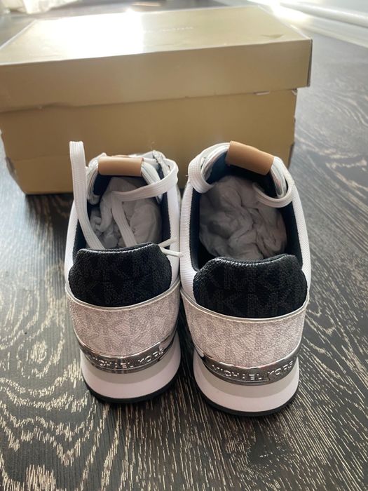 Кроссовки Майкл корс оригинал!!!