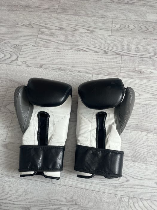 Продам перчатки Everlast