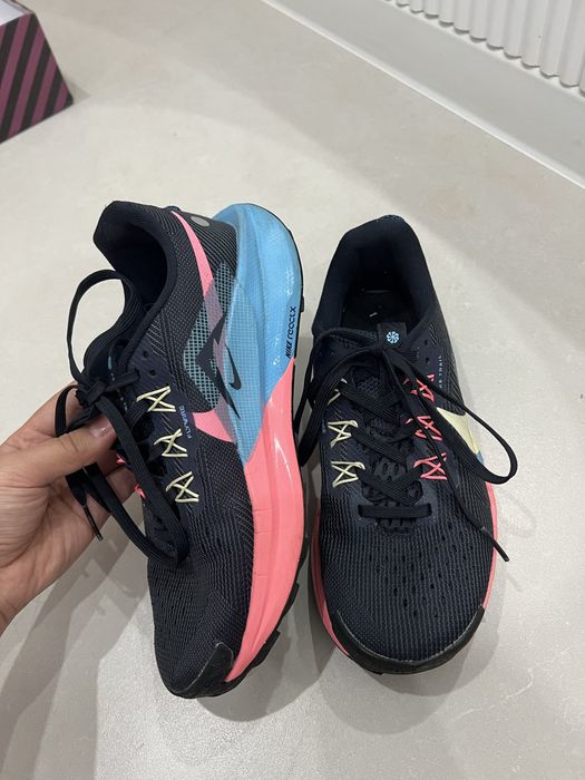 Кроссовки найк за 4500