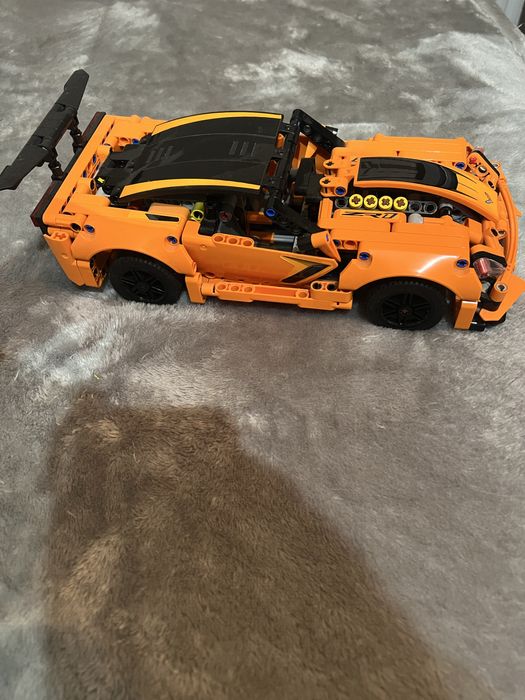 LEGO Technic Chevrolet Corvette ZR1