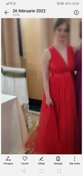 Vând rochii de nașă