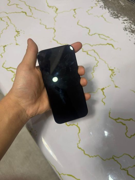 продам айфон 15 срочно