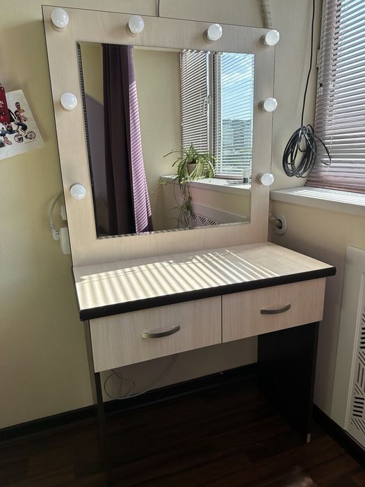 Продается спальный гарнитур