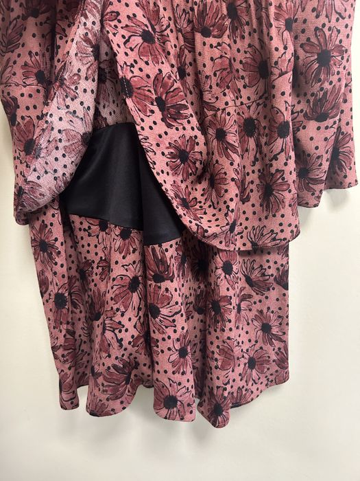 Рокля на цветчета Zara