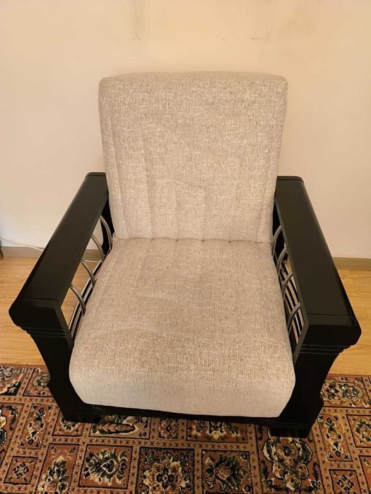 Biblioteca mobila, fotoliu, canapea