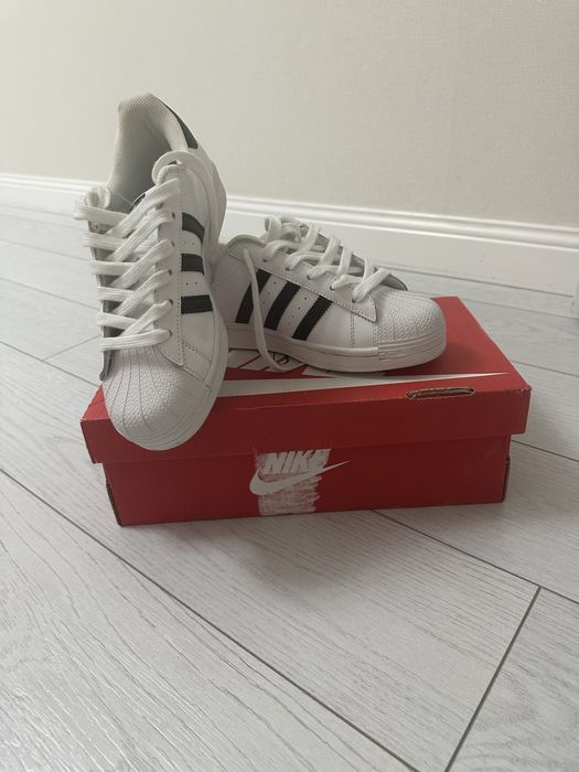 Продам кеды adidas