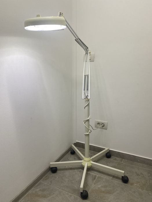 Lampa cosmetica cu lupa