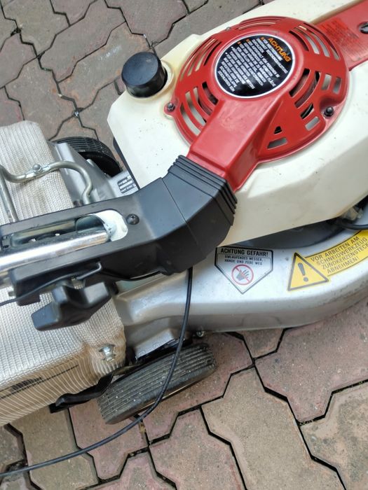 Honda, tuns iarba, originală