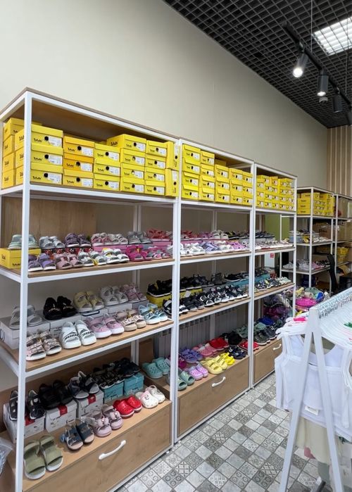 Продам детскую одежду и обувь оптом