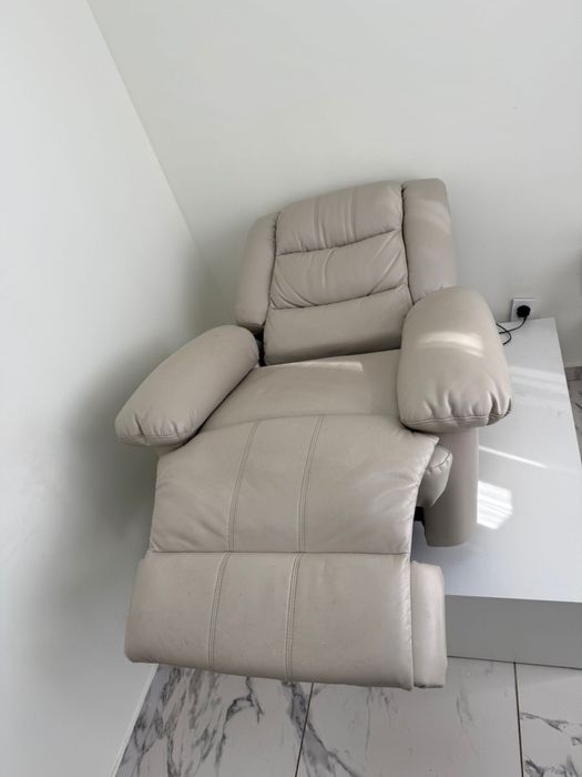 Продам электрическое педикюрное кресло