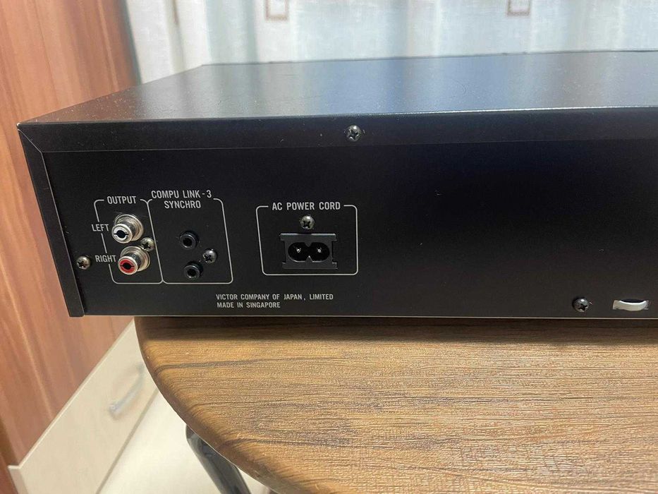 JVC XL-V120 Compact Disc Player