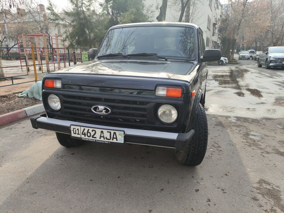 Нива легенда 4 дверная 2021 год