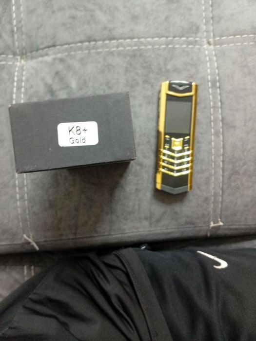 Кнопочный Vertu K8+Gold