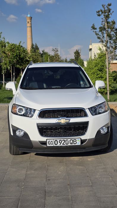 Продам Chevrolet Captiva 2012 года выпуска