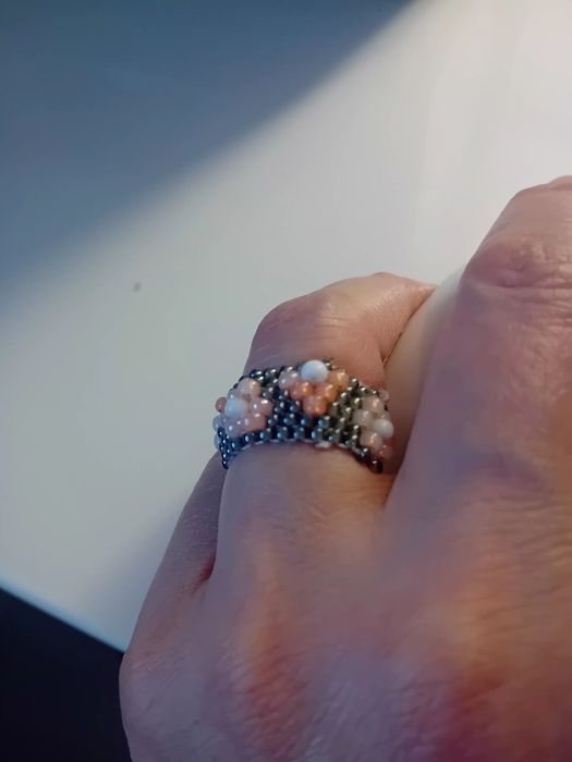 Бижута от стъклени мъниста синци