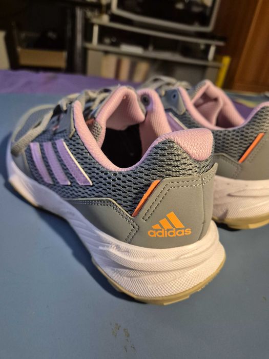 Pantofi sport, dama, ADIDAS, nr 40, purtati o data
