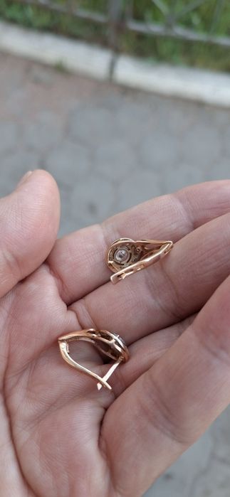 Золотые серьги 585