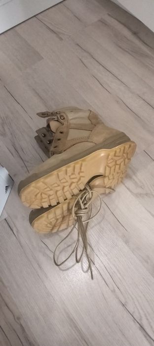 Продаю берцы песочного цвета