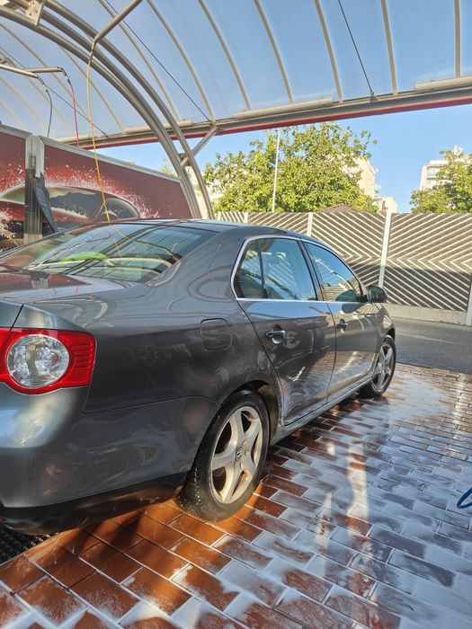 Volkswagen Jetta 2007 benzină, 2.479 € — imagine 5