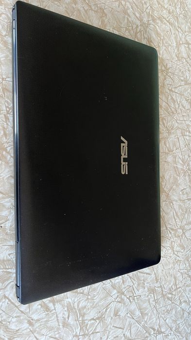 Лаптоп Asus X501