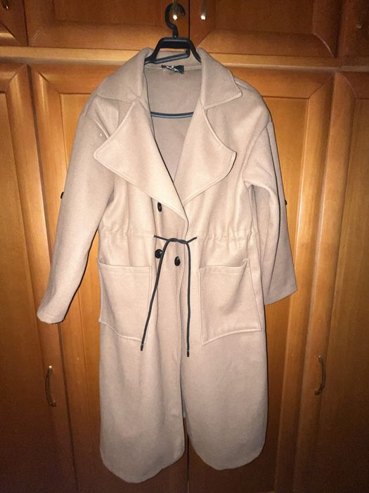 Продавам преходно палто