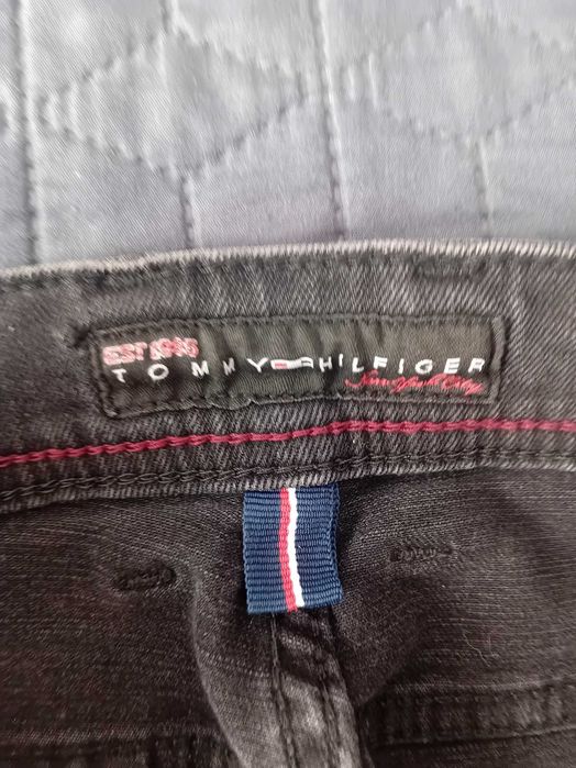 Blugi Tommy Hilfiger