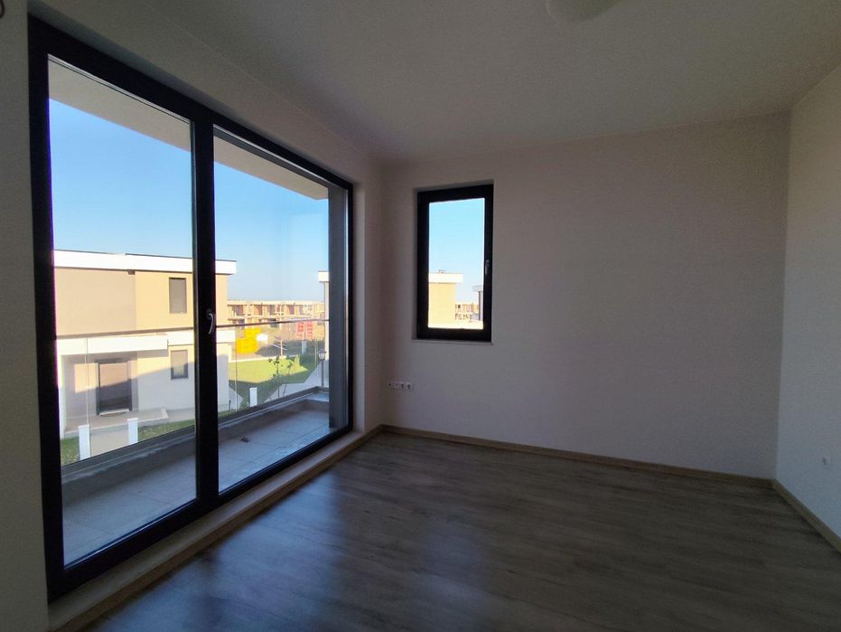 Къща до ключ в м.Victoria Hills кв. Сарафово