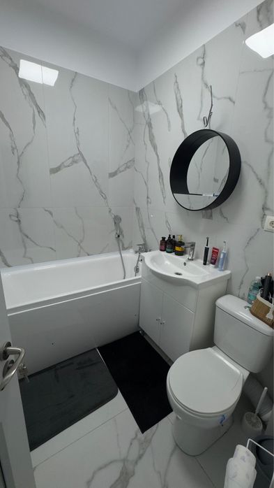 De inchiriat 2 camere (studio)