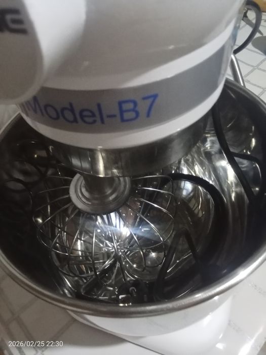 Продам миксер планетарный