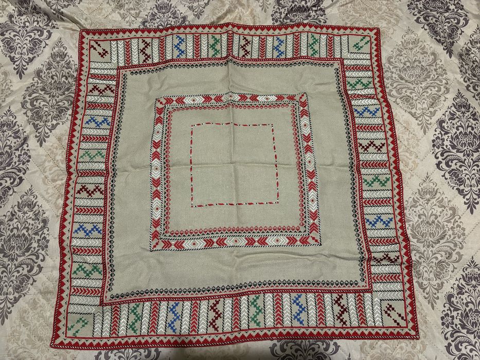 Ръчно бродирани карета