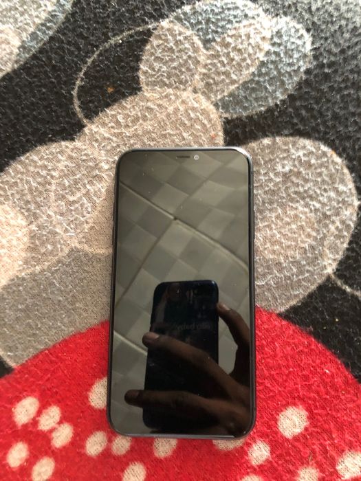 iPhone 11 prodava se 150лв