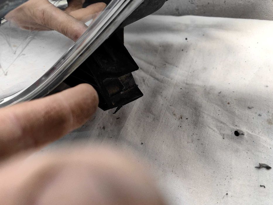 Оригинален фар Mitsubishi L200