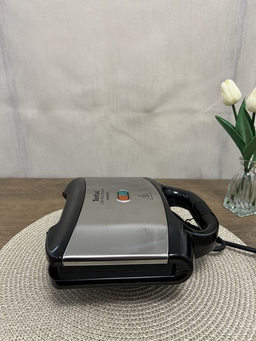 Уред за сандвичи Tefal Ultracompact Sandwich