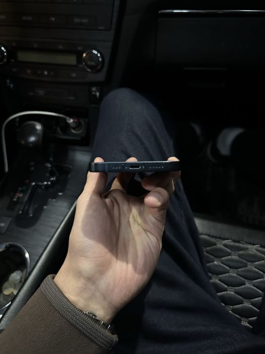 Iphone 13 в идеальном состоянии